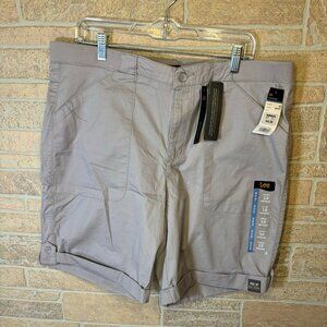 NWT Lee Relaxed Fit Bermuda‎ Mid Rise Shorts Size 18 Medium